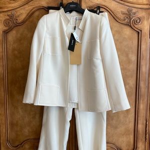 Arkis winter white pant suit. Size US 10